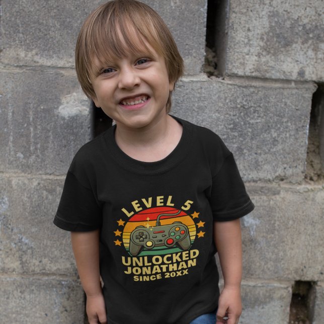 T-shirt Level 5 Unlocked Gamer Boy 5th Birthday (Créateur téléchargé)