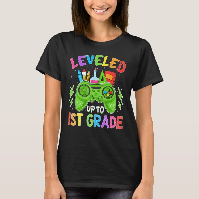 T-shirt Leveled Up To 1st Grade Gamer Back To School Stude (Devant)