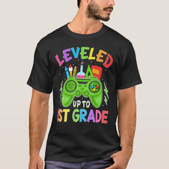 T-shirt Leveled Up To 1st Grade Gamer Back To School Stude (Devant)