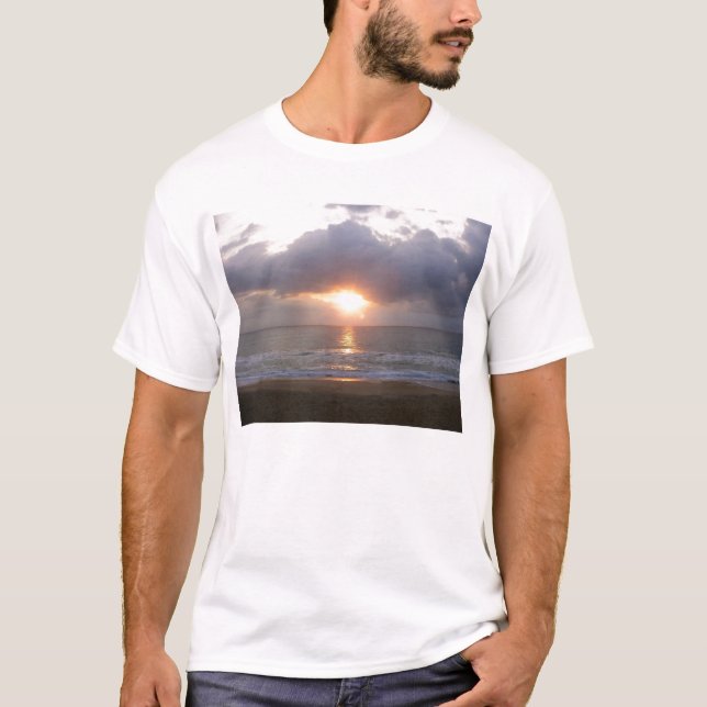 T-shirt lever de soleil sur la plage (Devant)