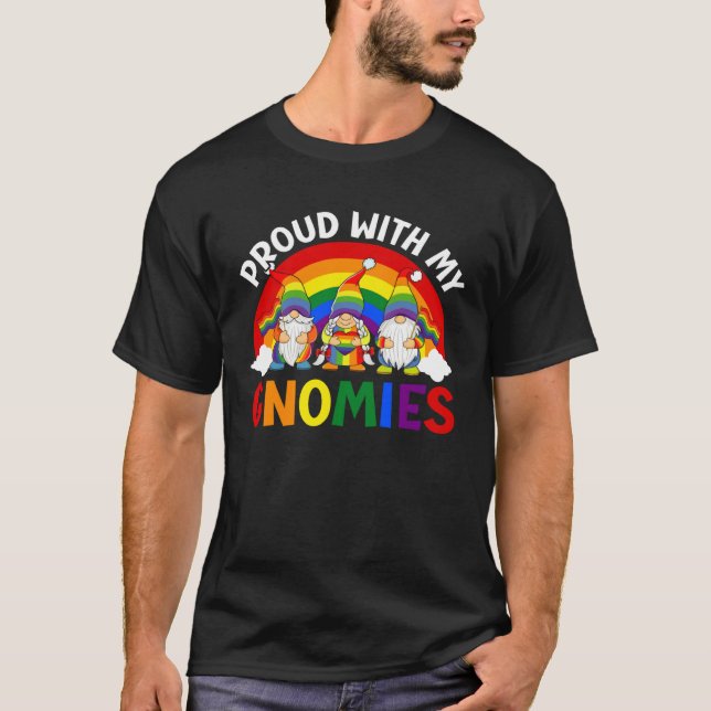 T-shirt LGBT Pride LGBTQ Rainbow Gnomies Proud with my Gno (Devant)