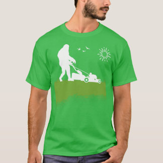 T-shirt l'herbe mousseuse de la pelouse moussant et découp