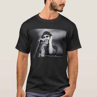T-shirt L'homme hatted de lanceur