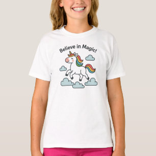 T-shirt Licorne noire graphique Croire en la magie