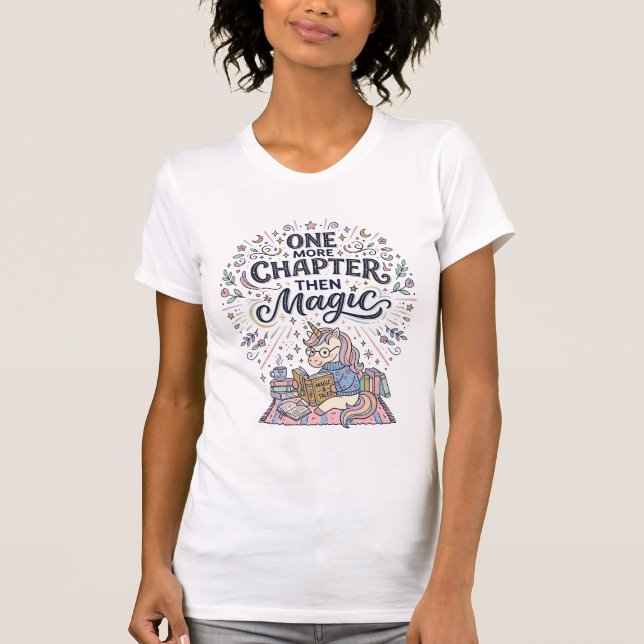 T-shirt Licorne Un Chapitre De Plus Puis Magie Impression  (Devant)