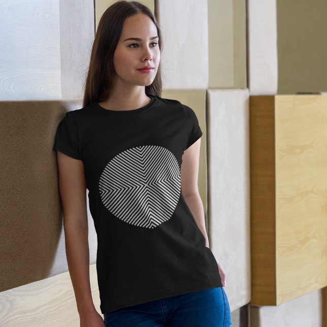 T-shirt Lignes cercles (Young lady posing at workplace)