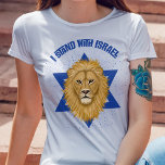 T-shirt Lion élégant de Juda et Star I Stent avec Israël<br><div class="desc">Cette belle chemise élégante montre votre soutien à Israël ! Un numériquement Lion de Juda peint est le point focal, sur l'arrière - plan de l'Étoile de David. La typographie moderne dit, "Je me tiens avec Israël" en bleu. Un arrière - plan bleu texturé ajoute un regard grunge. *Oeuvre exclusivement...</div>