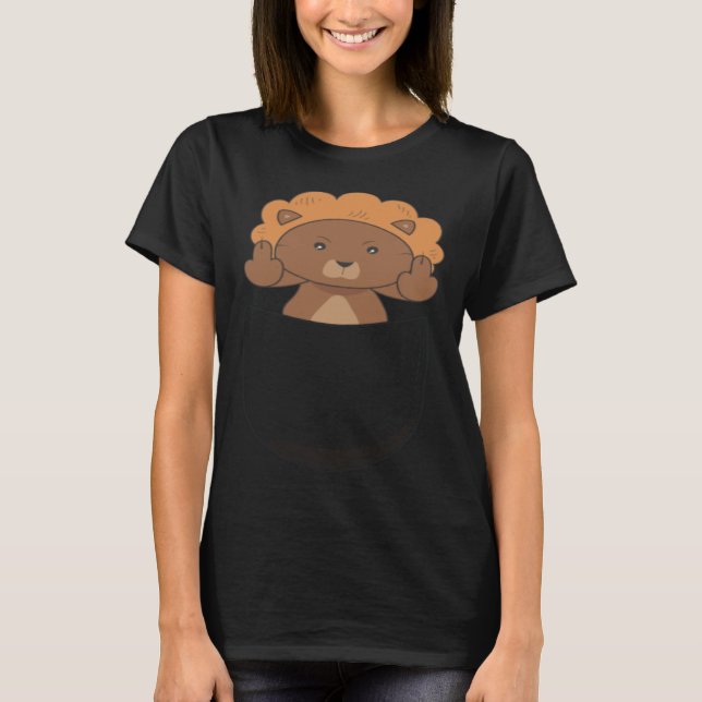T-shirt Lion Showing middle finger in a pocket (Devant)