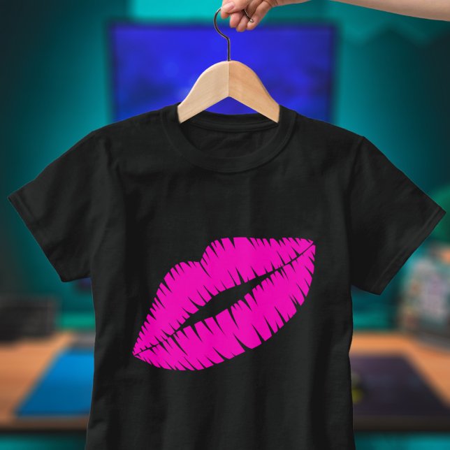 T-shirt Lipstick Kiss Hot Rose Lips (Luscious hot pink lipstick kiss just for you. Guaranteed to get lots of kisses wear this shirt! 💋)