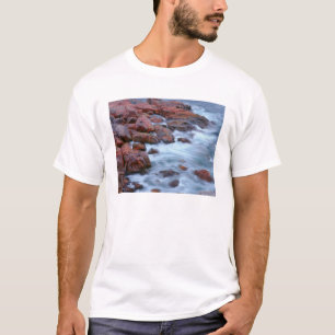 T-shirt Littoral rocheux avec eau, Canada