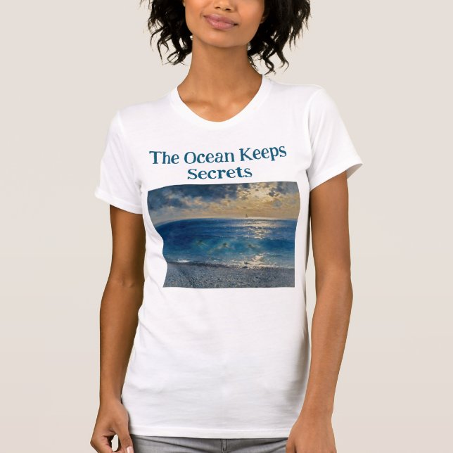 T-shirt L'Océan Garde des Secrets – Un Paysage Marin Capti (Devant)