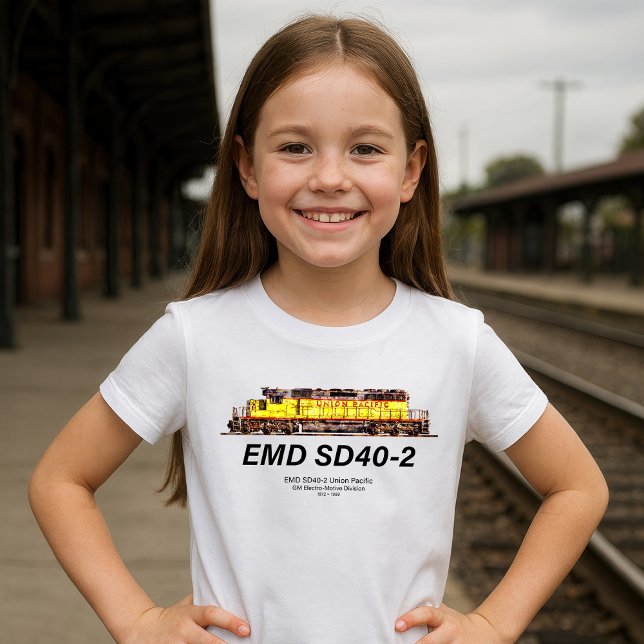 T-shirt Locomotive diesel EMD SD40-2. Union Pacifique (EMD SD40-2 Diesel Locomotive. Union Pacific Train. Girl Basic T-Shirt)