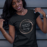 T-shirt Logo Abstrait Rose Faux<br><div class="desc">Conçu pour correspondre à notre collection de Logo Abstraite, ce tee chic présente votre nom ou nom d'entreprise entouré d'un logo abstrait en feuille d'or rose.</div>