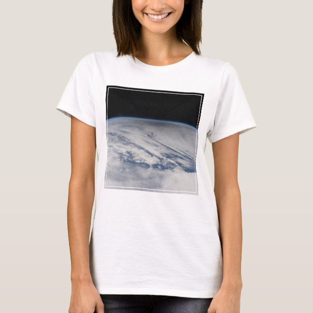 T-shirt L'Ombre De La Lune S'Étend Sur Le Pacifique Nord.  (Devant)