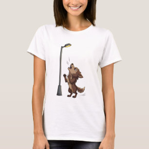 T-shirt Loup Brun Dramatique Hurleur à une Rue Éclairée