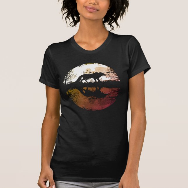 T-shirt Loup solitaire sous la pleine lune (Devant)