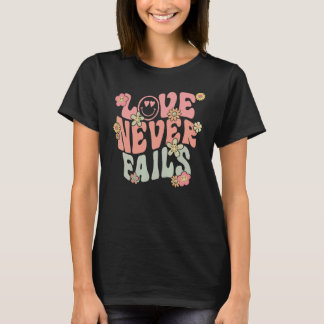 T-shirt Love Never Fails With Words on Back Aesthetic Tren