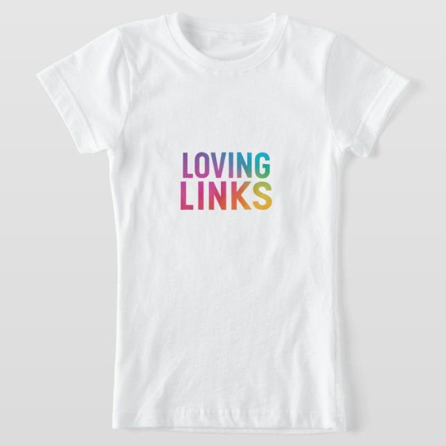 T-Shirt "Loving Links" présente un design charmant de t-sh (Poser)