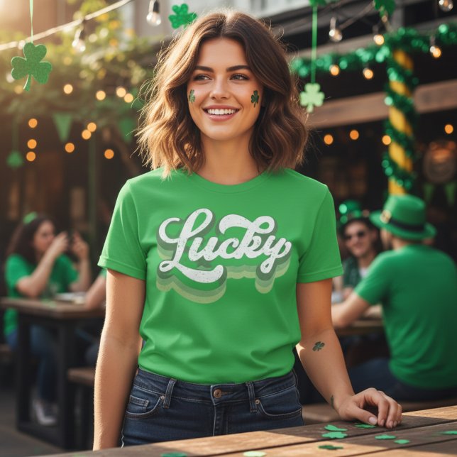 T-shirt Lucky Retro St Patrick's Day (Lucky Retro St Patrick's Day T-Shirt)