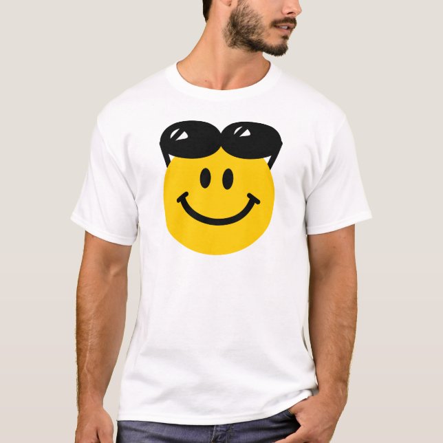 T-shirt Lunettes de soleil étées perché sur le visage (Devant)