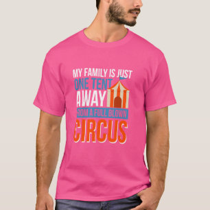 T-shirt Ma Famille N'Est Qu'À Une Tente D'Un Plein Feu
