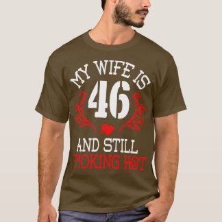 T-shirt Ma Femme Est Âgée D'Années Et fume Encore Hot Happ