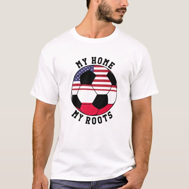 T-shirt Ma maison Mes racines Pologne Drapeau Football (Devant)