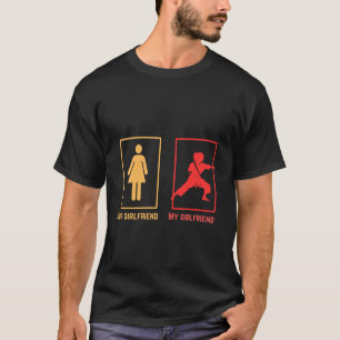 T-shirt Ma petite amie contre ta petite amie   karaté