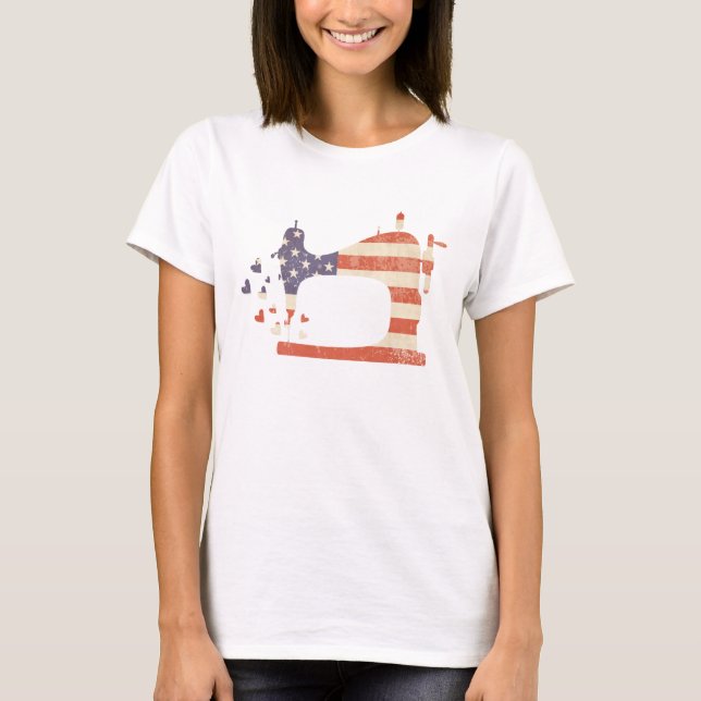 T-shirt Machine à coudre du drapeau patriotique américain (Devant)