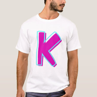 T-shirt Magenta et lettre Turquoise K élégantes
