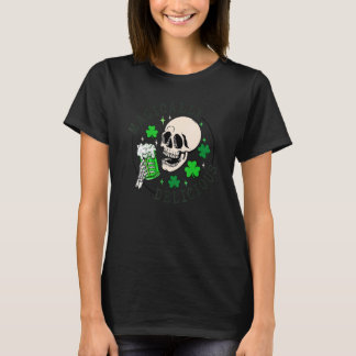 T-shirt Magically Delicious St Patrick's Day Skeleton Skul