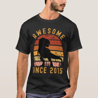 T-shirt Magnifique Depuis 2015 Dinosaur