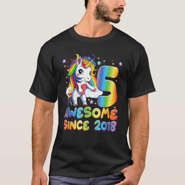 T-shirt Magnifique depuis 2018 Flossing Unicorn 5e Anniver (Devant)