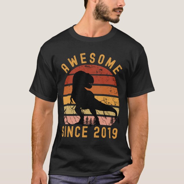 T-shirt Magnifique Depuis 2019 Dinosaur (Devant)