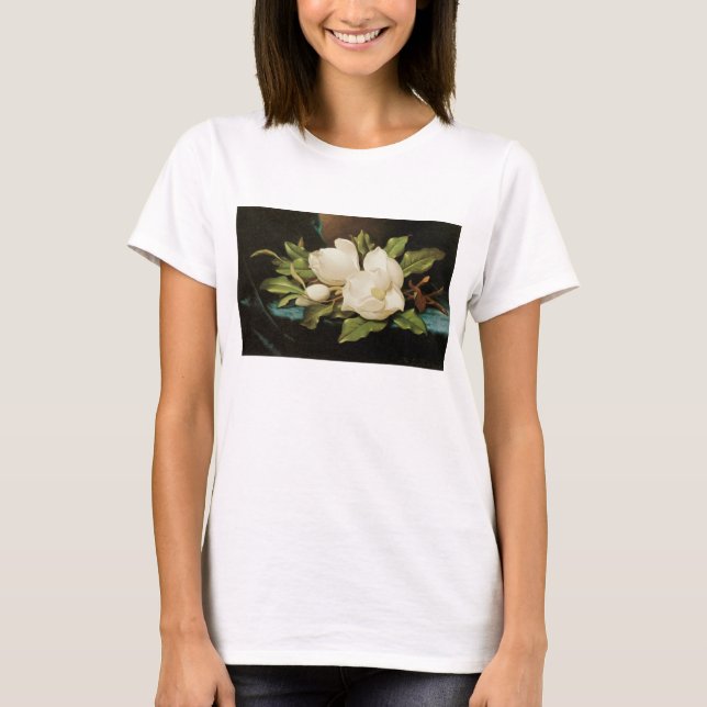 T-shirt Magnolias géant sur un tissu de velours bleu par M (Devant)