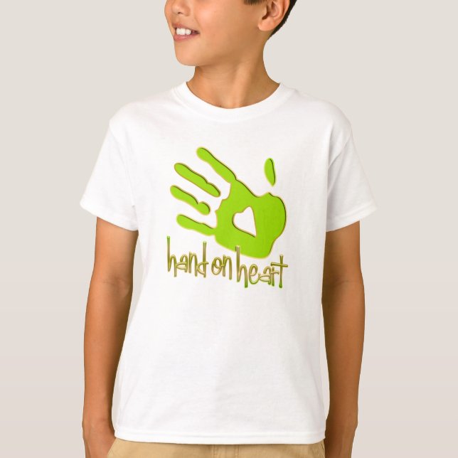 T-shirt main sur coeur (Devant)