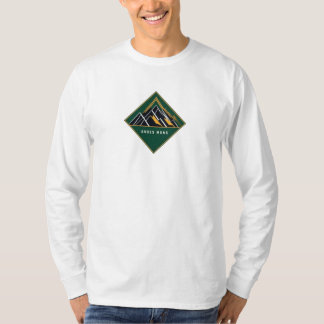 T-shirt Majestic Mountain Peaks - Adventure Await