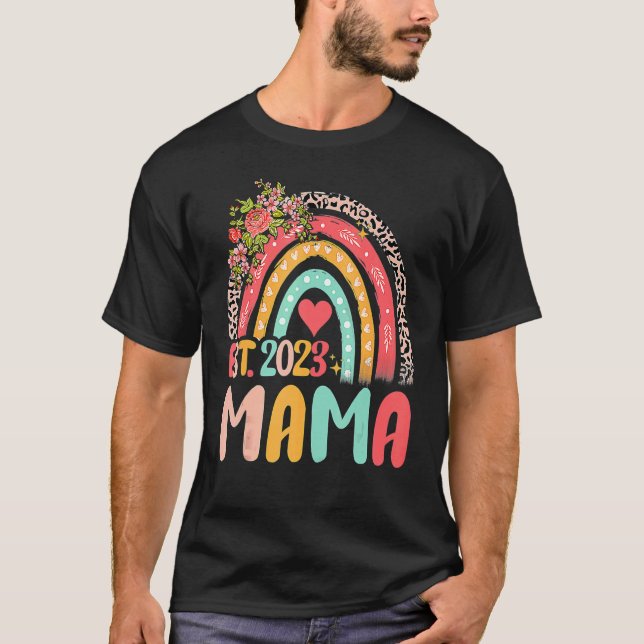 T-shirt Mama Est 2023 Mignonne Nouvelle Maman Femmes Leopa (Devant)
