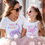 T-shirt Mama Saurus Maman De L'Anniversaire Fille Dinosaur<br><div class="desc">Mama Saurus Maman Of The Birthday Girl Dinosaur T-Shirt Tous les modèles sont © PIXEL PERFECTION PARTY LTD</div>