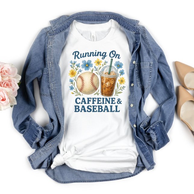 T-shirt Maman caféine et de baseball Sports Maman of Boys (Running on Caffeine and Baseball T-shirt for Mom whose boys play baseball. Gift for mom. Mother's Da)