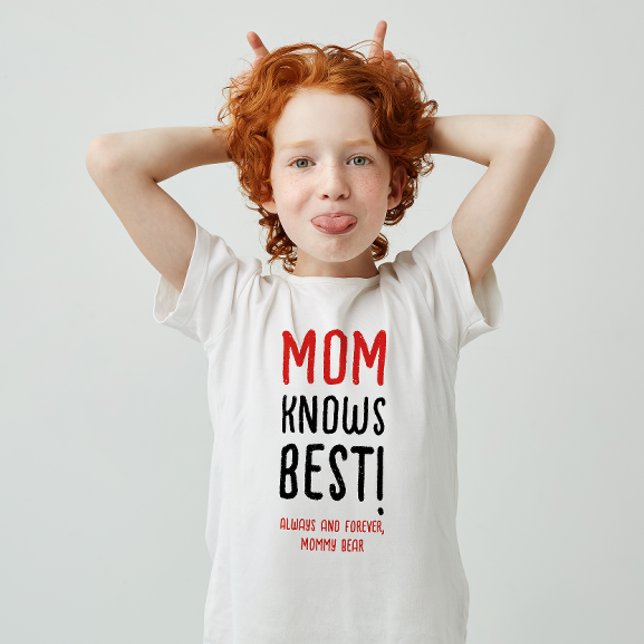 T-shirt Maman connaît la meilleure drôle moderne Red Typog (Créateur téléchargé)