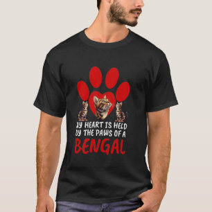T-shirt Maman de chat MON CŒUR EST TENu PAR UN PROPRIÉTAIR