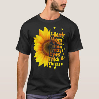 T-shirt Maman de F-Bomb avec des tatouages, de beaux yeux 