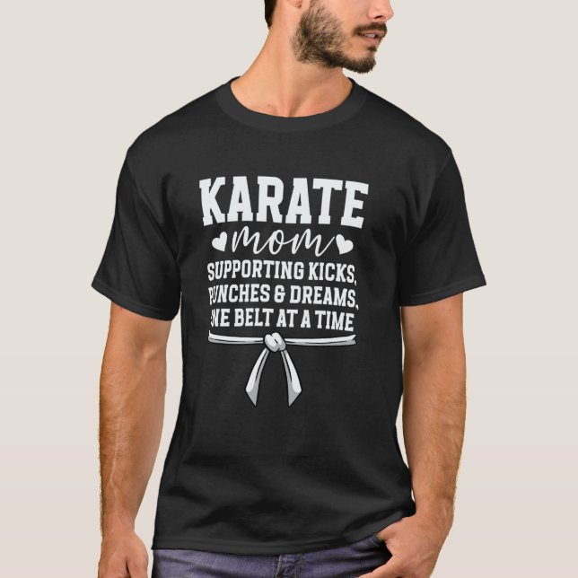 T-shirt Maman de karaté classique Meilleure mère de karaté (Devant)