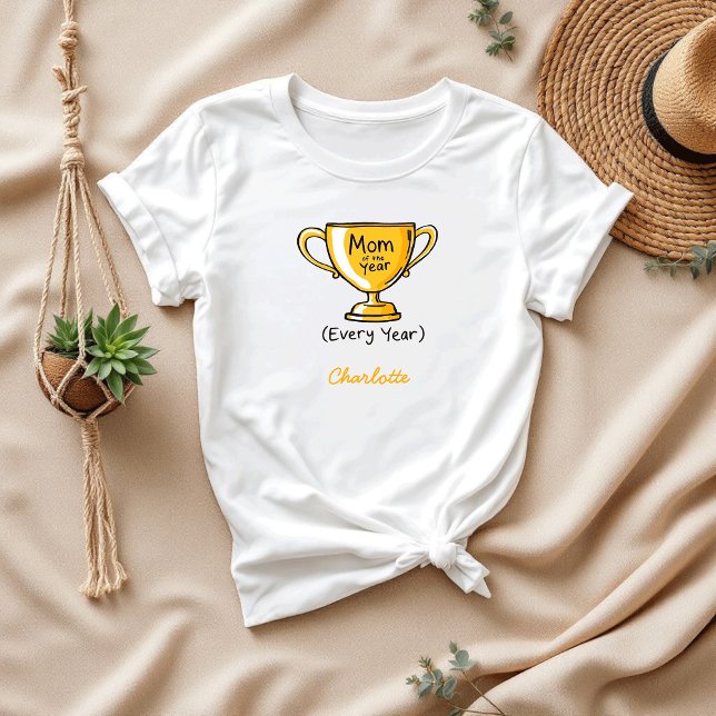 T-shirt Maman de l'année chaque année | Fier maman (Créateur téléchargé)