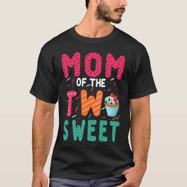 T-shirt Maman Des Deux Enfants Gentils Mère Fièr Fête Des  (Devant)