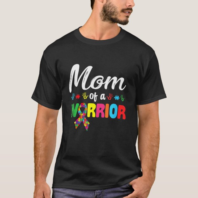 T-shirt Maman D'Une Famille De Guerriers Correspondant Mon (Devant)
