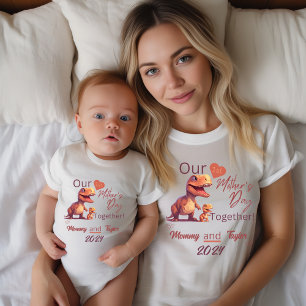 T-shirt Maman Matching T-Rex Our First Mother's Day Togeth