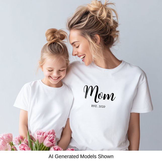 T-shirt Maman Script Établi (Mom established playful script text t-shirt - a perfect gift for mom!)