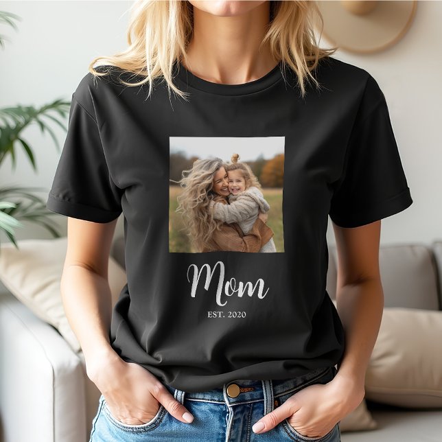 T-shirt Maman Texte de Script Établie Photo (Established mom 1 photo white script text personalized t-shirt gift for Mother's Day or Birthday)